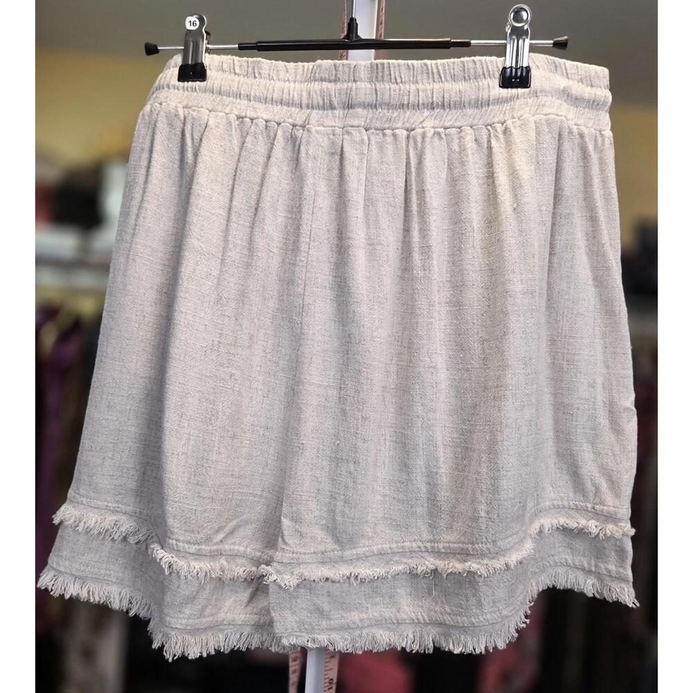 Umgee Linen Blend Elastic Waist Shorts - Picture 2 of 2